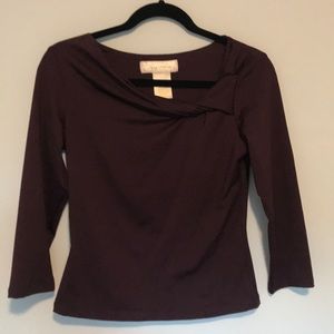 A Symmetrical Neckline Top